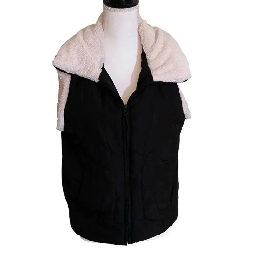 Cute black vest by Contact, size M with ivory fleece trim and front pockets - Picture 2 of 8